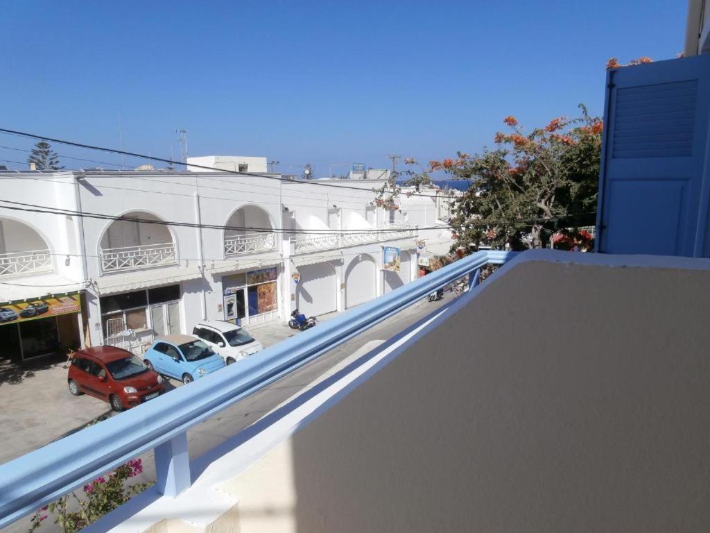 Narkissos Hotel Kamári Exterior foto
